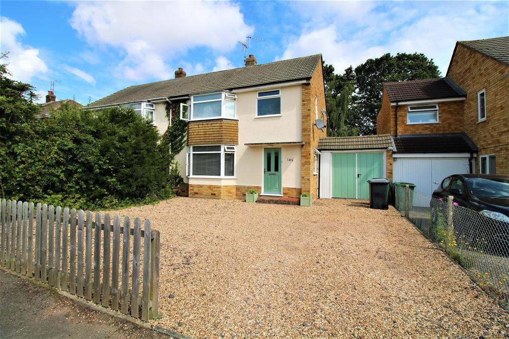 Warborough Avenue, Tilehurst, Reading 3 bed semidetached house £410,000