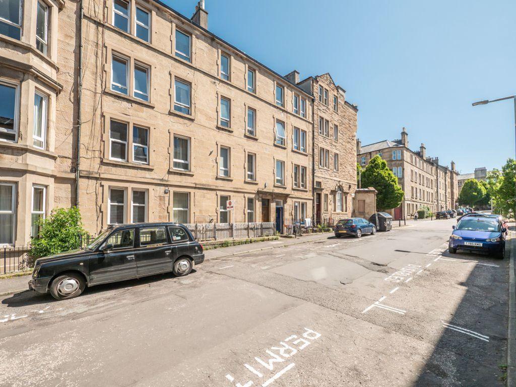 TAY STREET, EDINBURGH, EH11 1EA 2 bed flat £1,200 pcm (£277 pw)