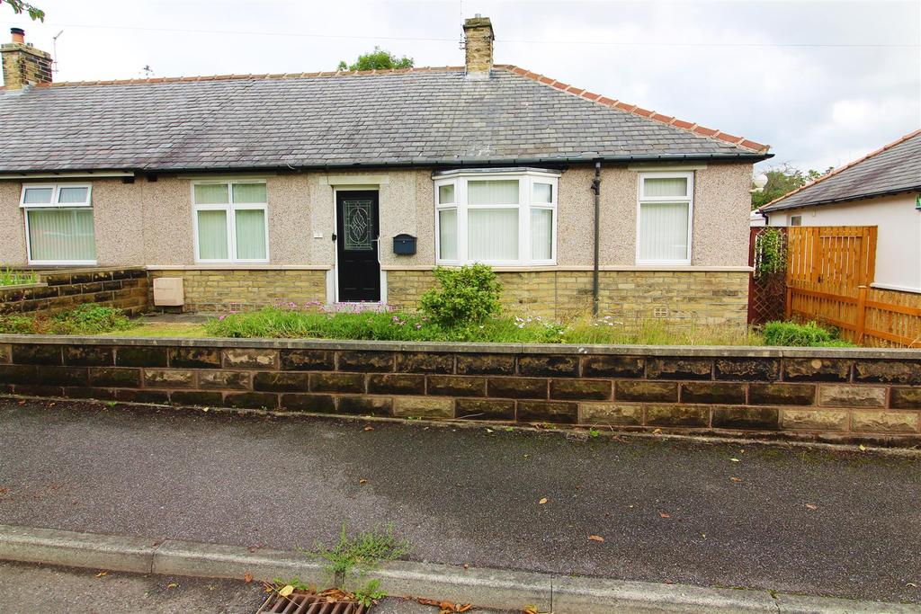 Brooklyn Avenue, Dalton, Huddersfield, HD5 9YF 3 bed semidetached bungalow £750 pcm (£173 pw)