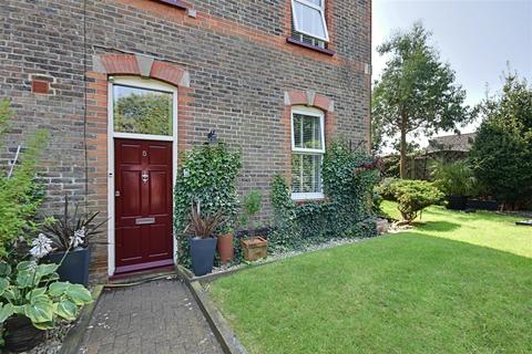 5 Beatrice Walk, Bexhill-on-sea, TN39 4EW