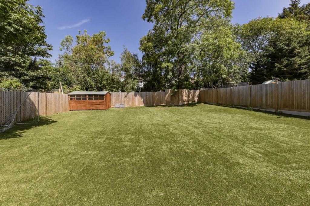 Heathwood-court-middleton-road-golders-green-nw11