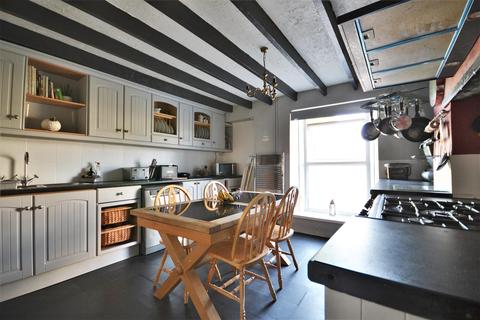 Henfwlch House Henfwlch Road, Carmarthen, SA33 6AA