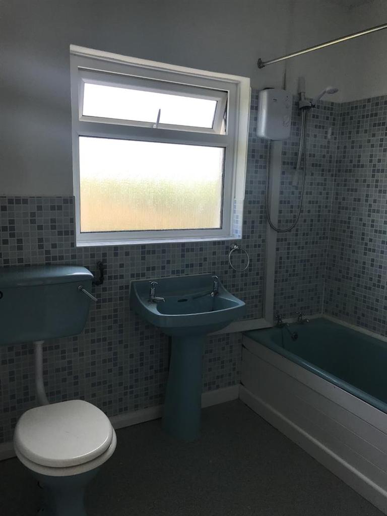 Bev Bath 3.jpg