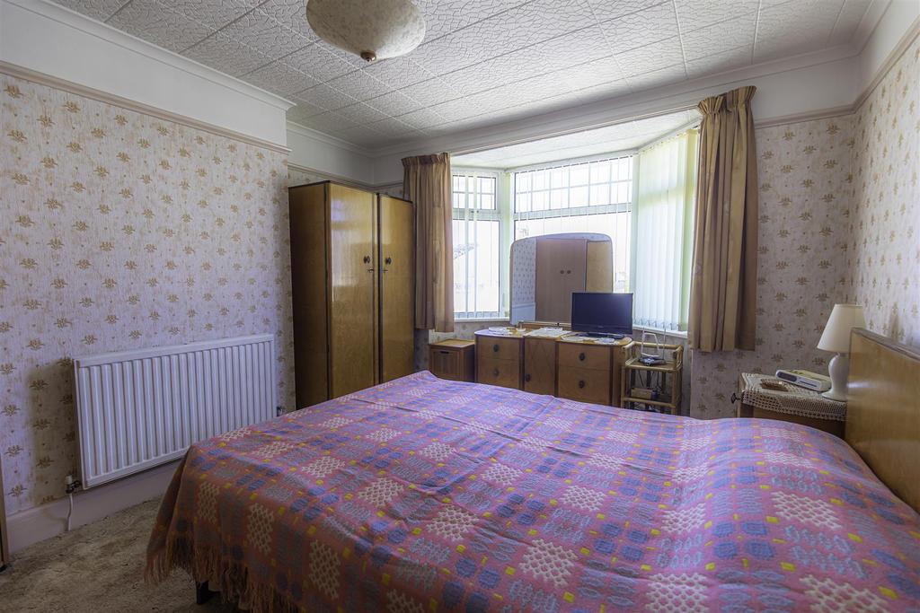Bed 1.jpg