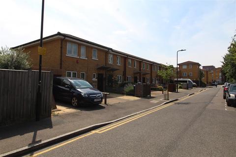 18 Beanacre Close, London, E9 5LB
