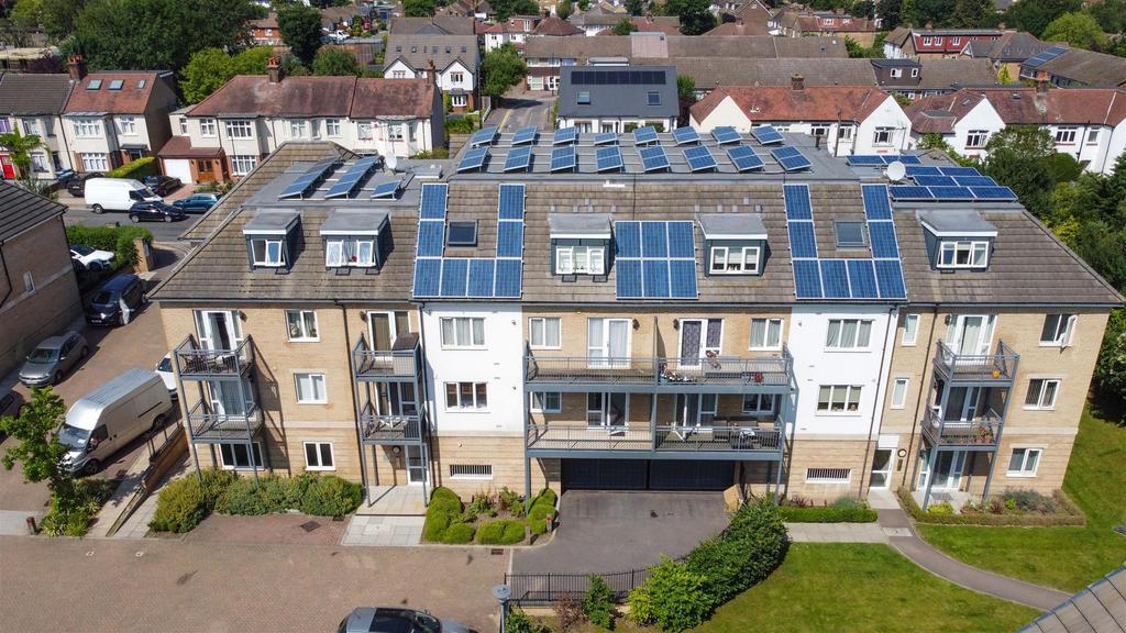 49 Drapers Road, Enfield 2 bed flat £375,000