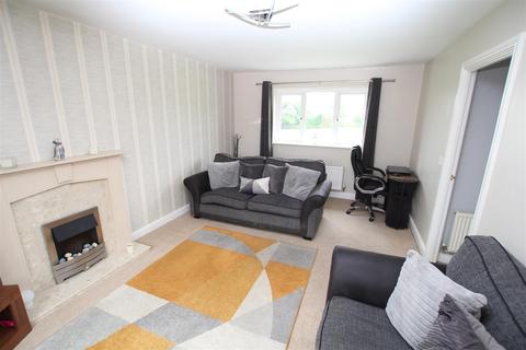 27 Cameron Grove, Eccleshill, Bradford, BD2 3DG