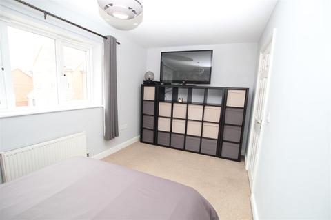 27 Cameron Grove, Eccleshill, Bradford, BD2 3DG