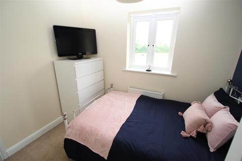 27 Cameron Grove, Eccleshill, Bradford, BD2 3DG
