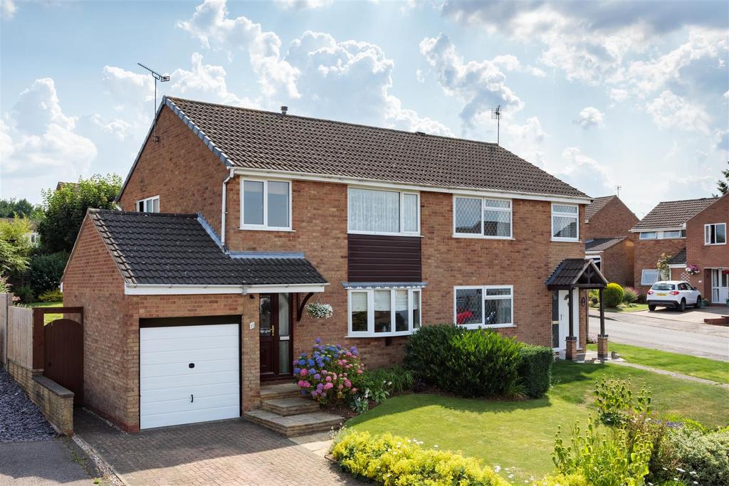 Beaufort Close, Desford 3 bed semidetached house £289,950
