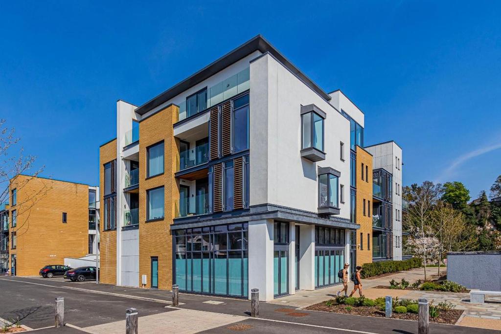 Wye Apartments, Severn Quay, Chepstow 3 bed penthouse £540,000