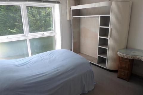 40 Harris Close, Hounslow, TW3 4JU