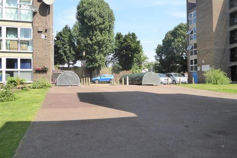 40 Harris Close, Hounslow, TW3 4JU