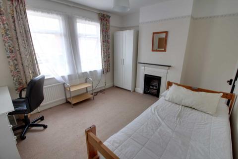 29 Amherst Road, Reading, RG6 1NU