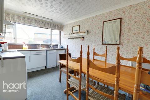 1 Quarles Close, Romford, RM5 2LP