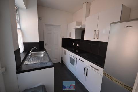 2 bedroom end of terrace house to rent, Richmond Street, CV2