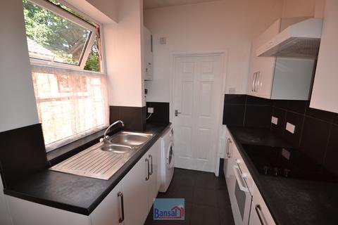 2 bedroom end of terrace house to rent, Richmond Street, CV2