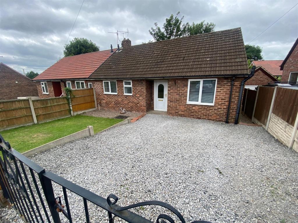 Calf Croft, Whitwell, Worksop, S80 4UE 2 bed bungalow £550 pcm (£127 pw)