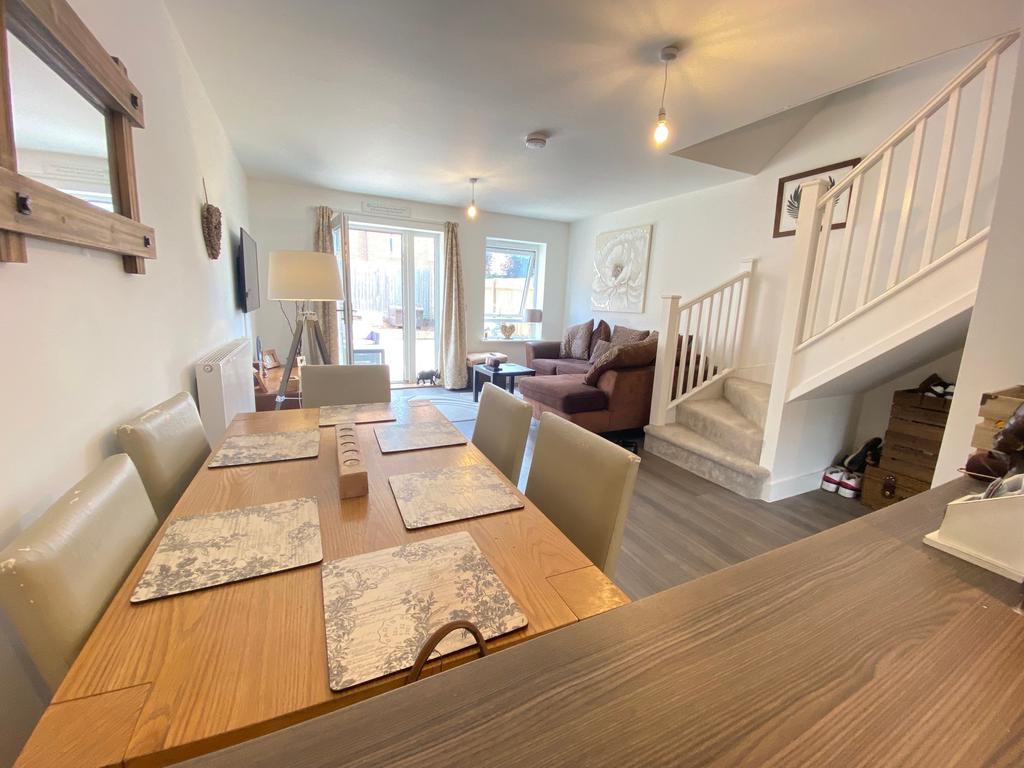 Lounge/Dining Room