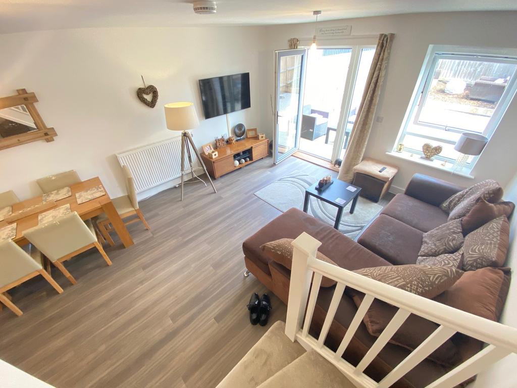 Lounge/Dining Room