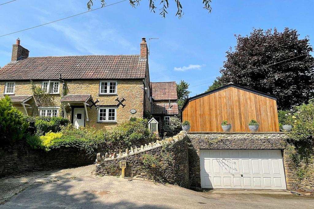 Maperton, Somerset BA9 3 bed semidetached house £525,000