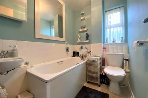 109 Abbotswood Way, Hayes, UB3 3PG