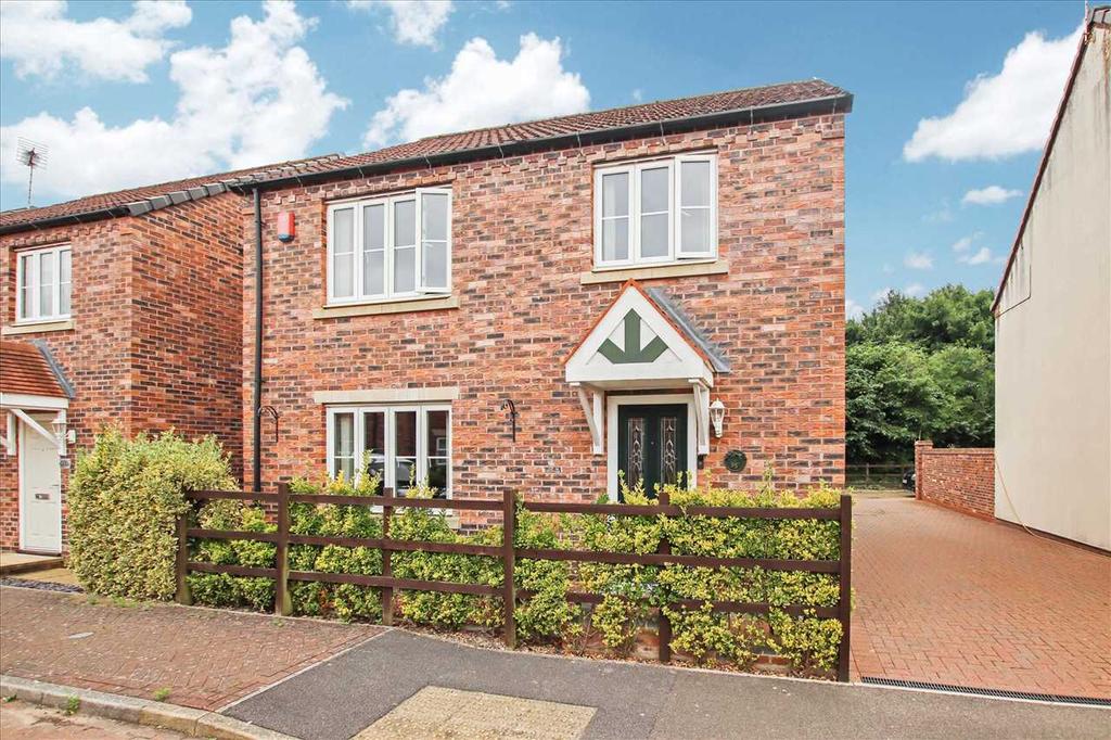 Rookery Close, Witham St Hughs 3 bed detached house £235,000