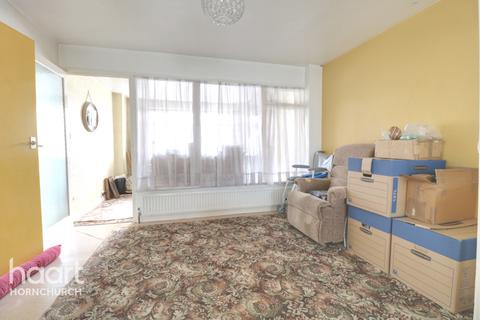 87 Hedingham Road, Hornchurch, RM11 3QH