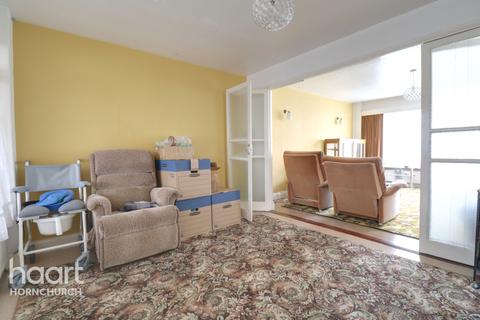 87 Hedingham Road, Hornchurch, RM11 3QH