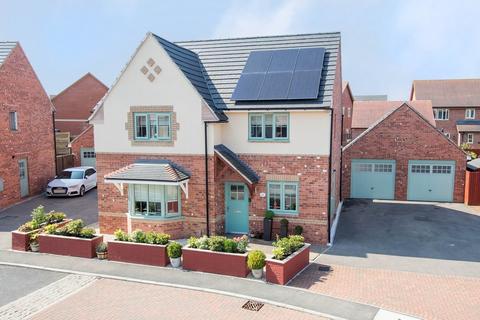 4 bedroom detached house for sale - Osprey Drive, Corby