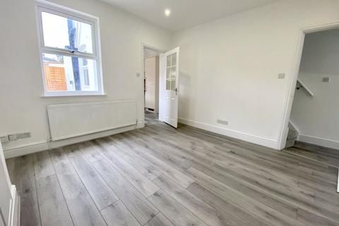 106 Limbury Road, Luton, LU3 2PL