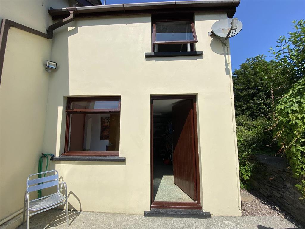 Penrhiw extension.jpg