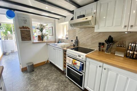 1 Penrhiw, Talybont, SY24 5EB