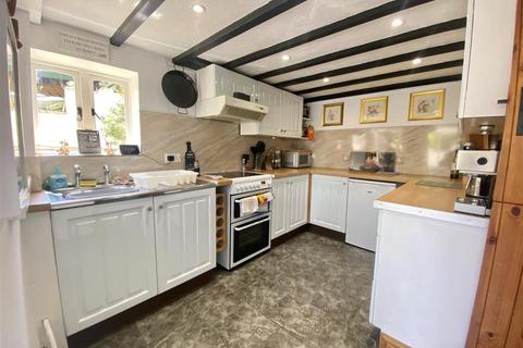 1 Penrhiw, Talybont, SY24 5EB