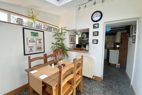 1 Penrhiw, Talybont, SY24 5EB