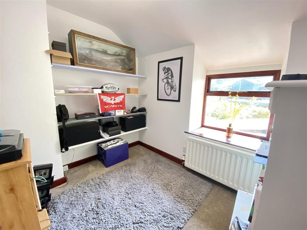 Office/bedroom 3