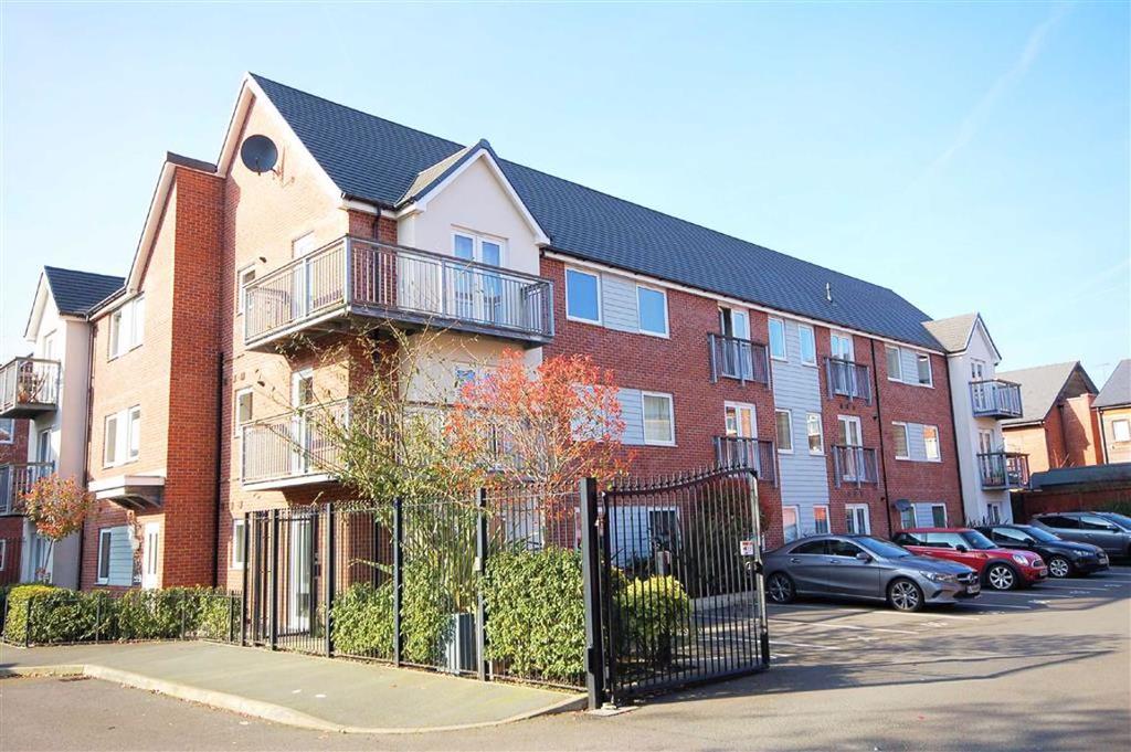 Highmarsh Crescent, West Didsbury, Manchester, M20 2 bed flat £225,000