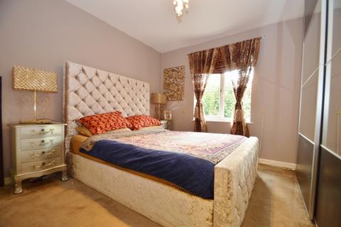 2 bedroom apartment for sale, Fleming Court, Hurworth Avenue, Langley, Berkshire, SL3