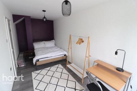 undefined, Hitchin Road, LUTON