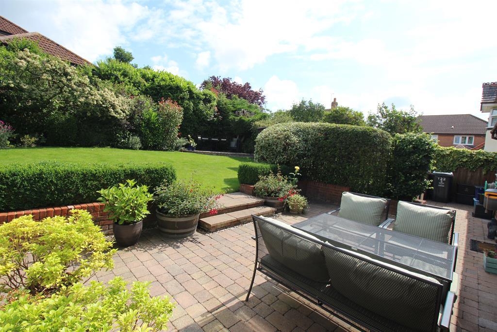 Chancellors Road, Stevenage, SG1 4TZ 4 bed detached house £760,000