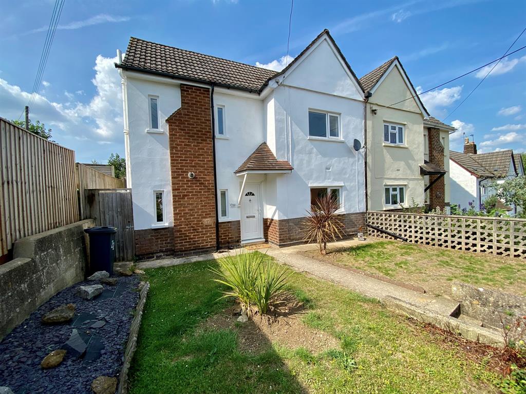 Kingsdown, Dursley, GL11 4DB 2 bed semidetached house £195,000