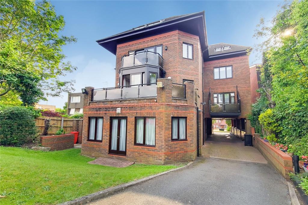 Marsh Lane, Stanmore, HA7 2 bed apartment for sale £600,000