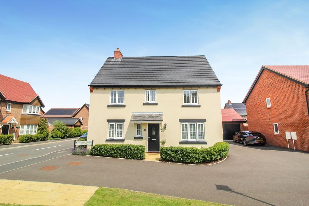 Burraway Grove, Wootton, Bedford 5 bed detached house £550,000