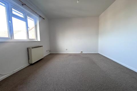 1 bedroom flat to rent, St Peters Close, Cheltenham GL51