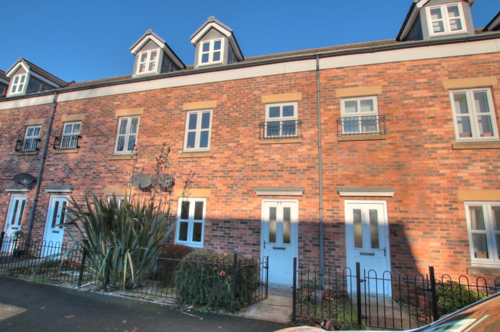 Cemetery Road, Old Durham Road, Gateshead, NE8 3 bed terraced house £700 pcm (£162 pw)
