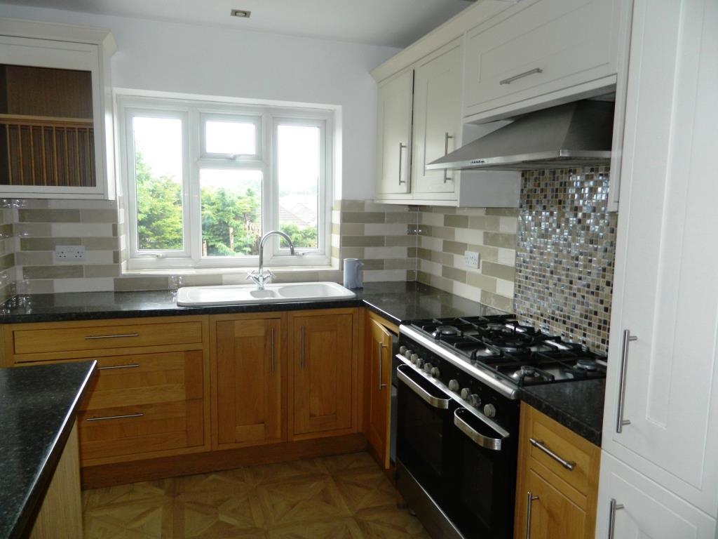 Cranbrook Road, Parkstone, Poole 3 bed detached house £1,550 pcm (£