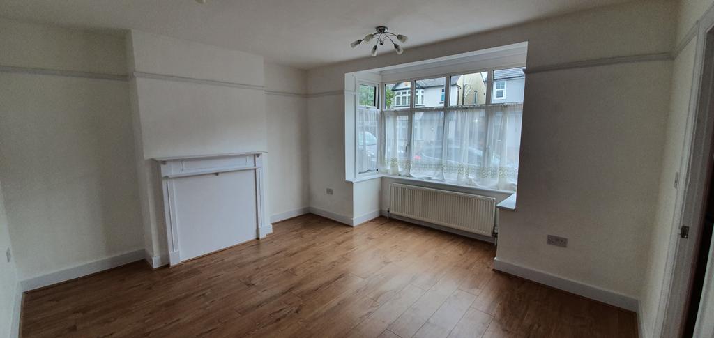 One Bedroom Flat Available to Rent in Romford!