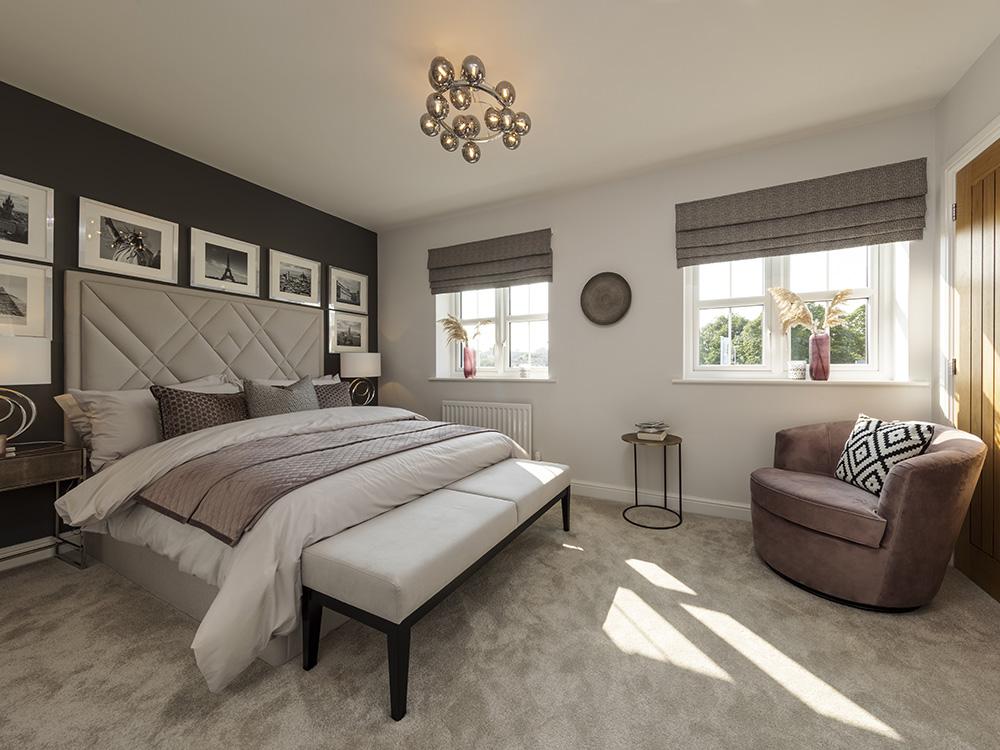 Double bedroom with en-suite shower room