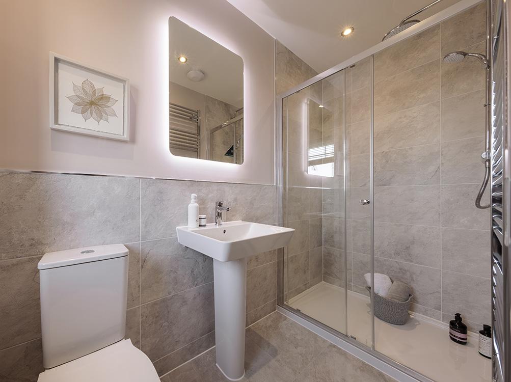Second en-suite shower room