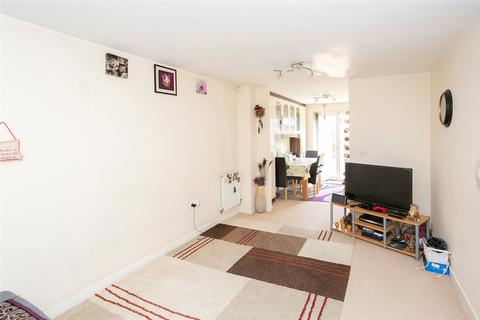 3 bedroom terraced house to rent, Cezanne Road, Watford, WD25